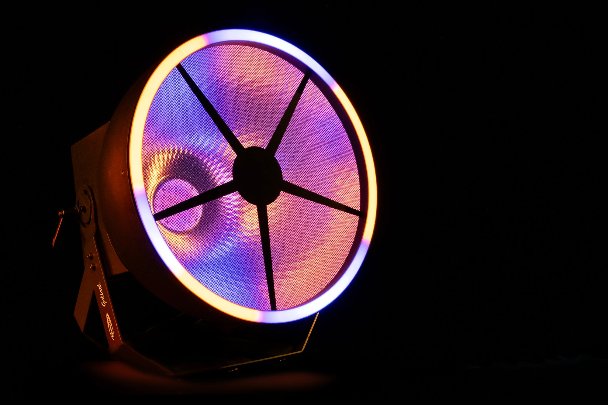 SHOWTEC Goliath Effetto luce retrò con simulazione di tungsteno e doppio anello LED RGB