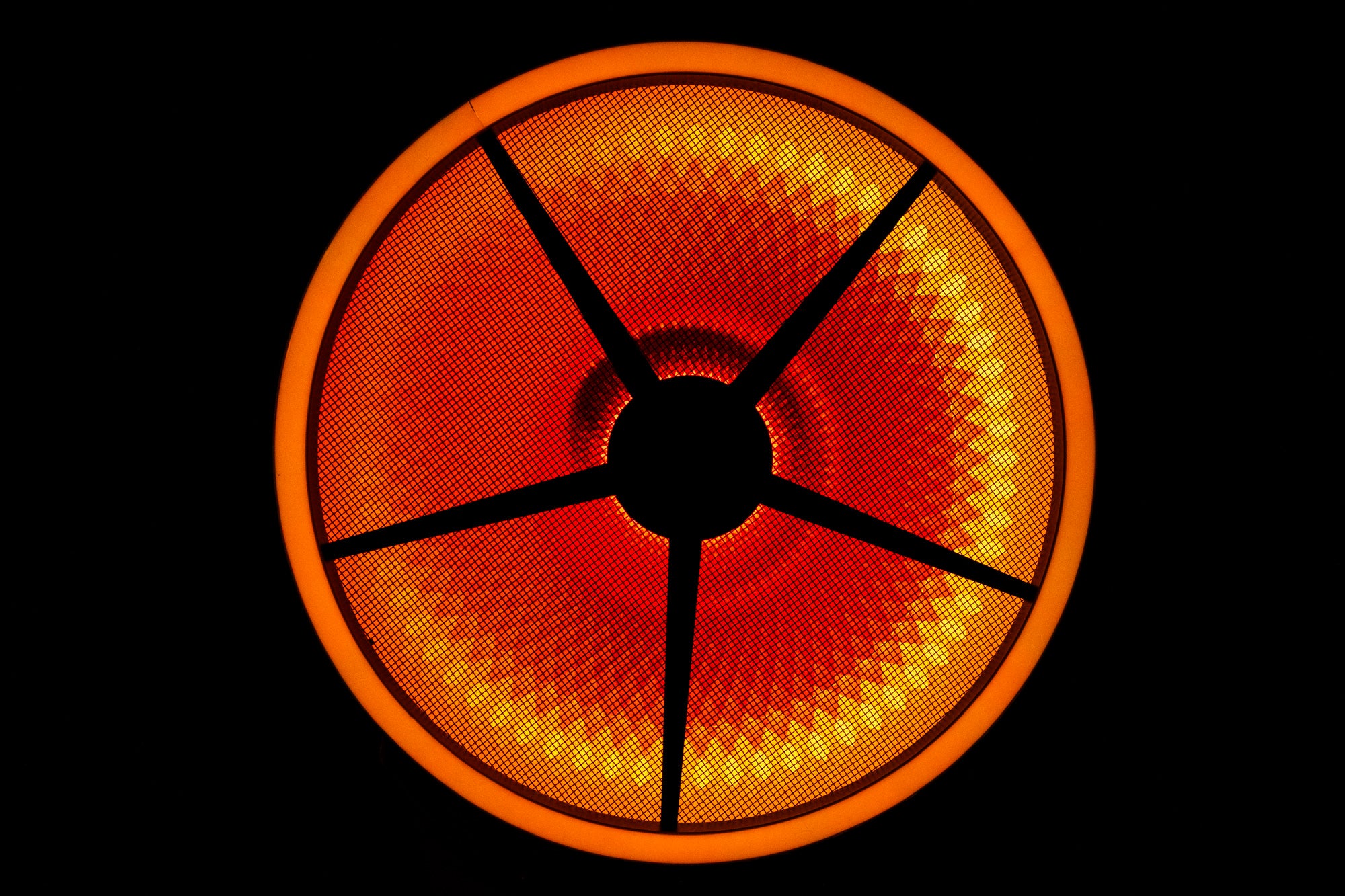 SHOWTEC Goliath Effetto luce retrò con simulazione di tungsteno e doppio anello LED RGB