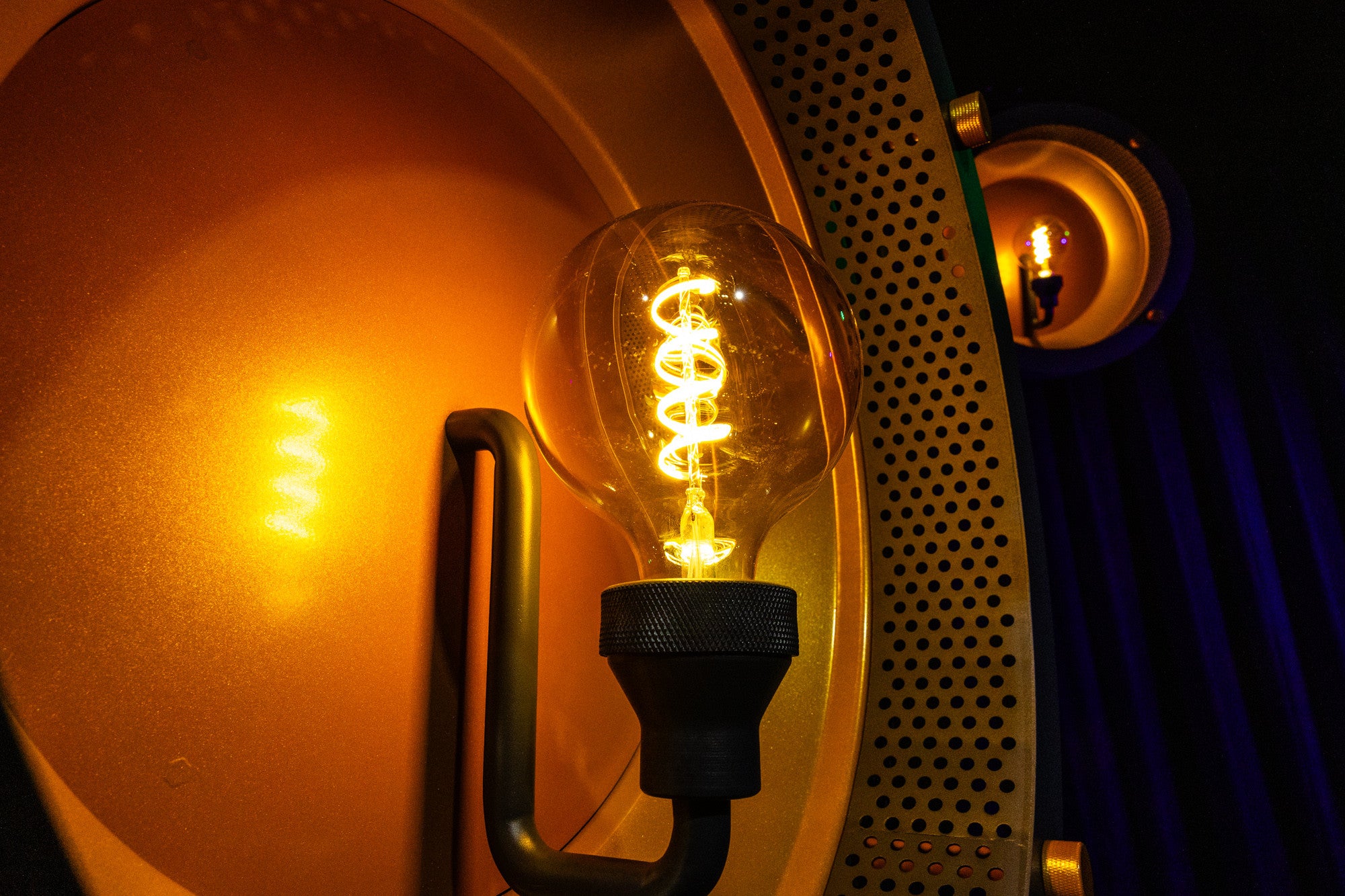 SHOWTEC Edison Vintage V1 Retro DMX LED light with dimmer and E27 socket Luce LED retrò DMX con dimmer e presa E27