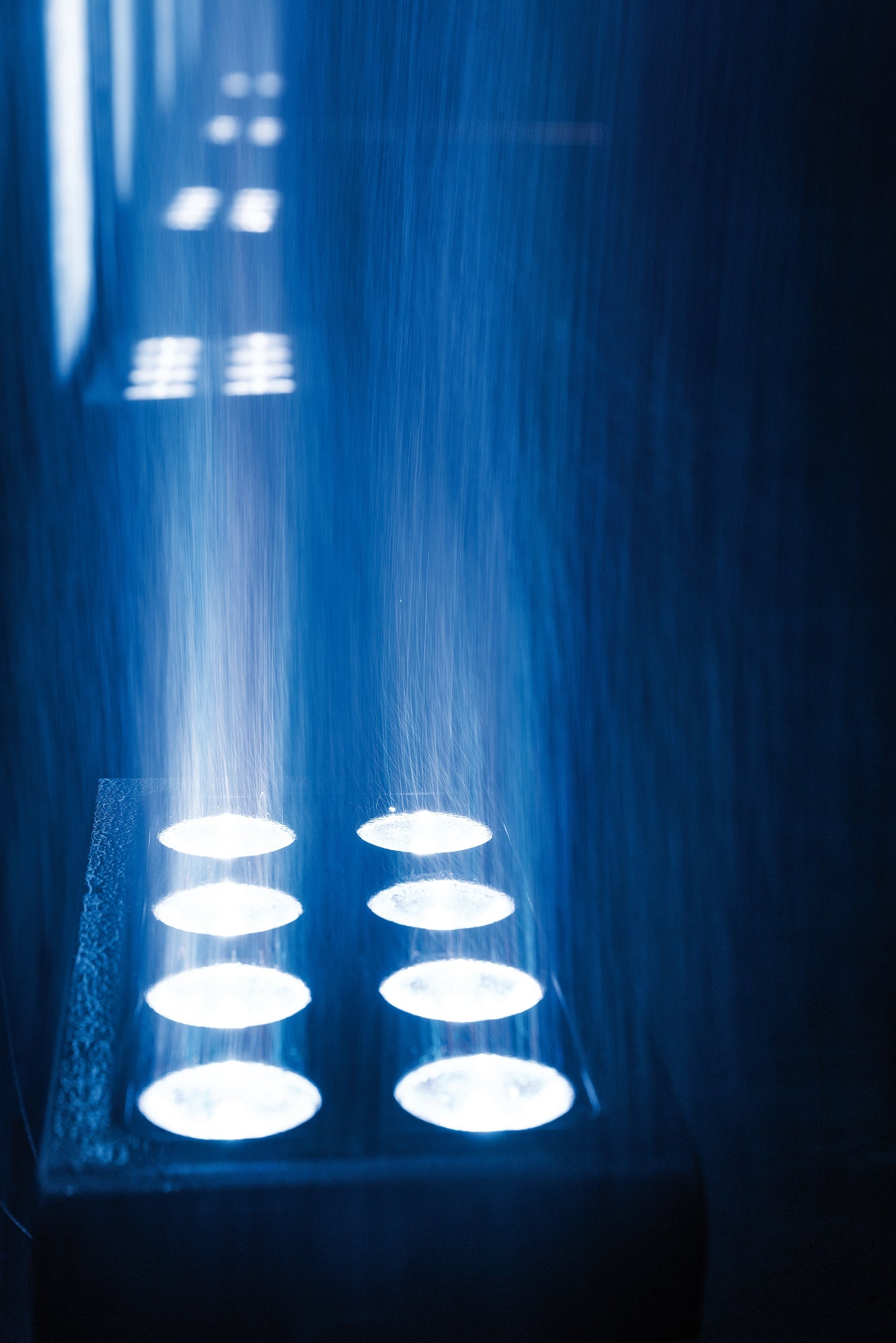 SHOWTEC Helix M1100 Q4 Mobile Wash RGBW 8 LED da 10 W (CRMX & WDMX)