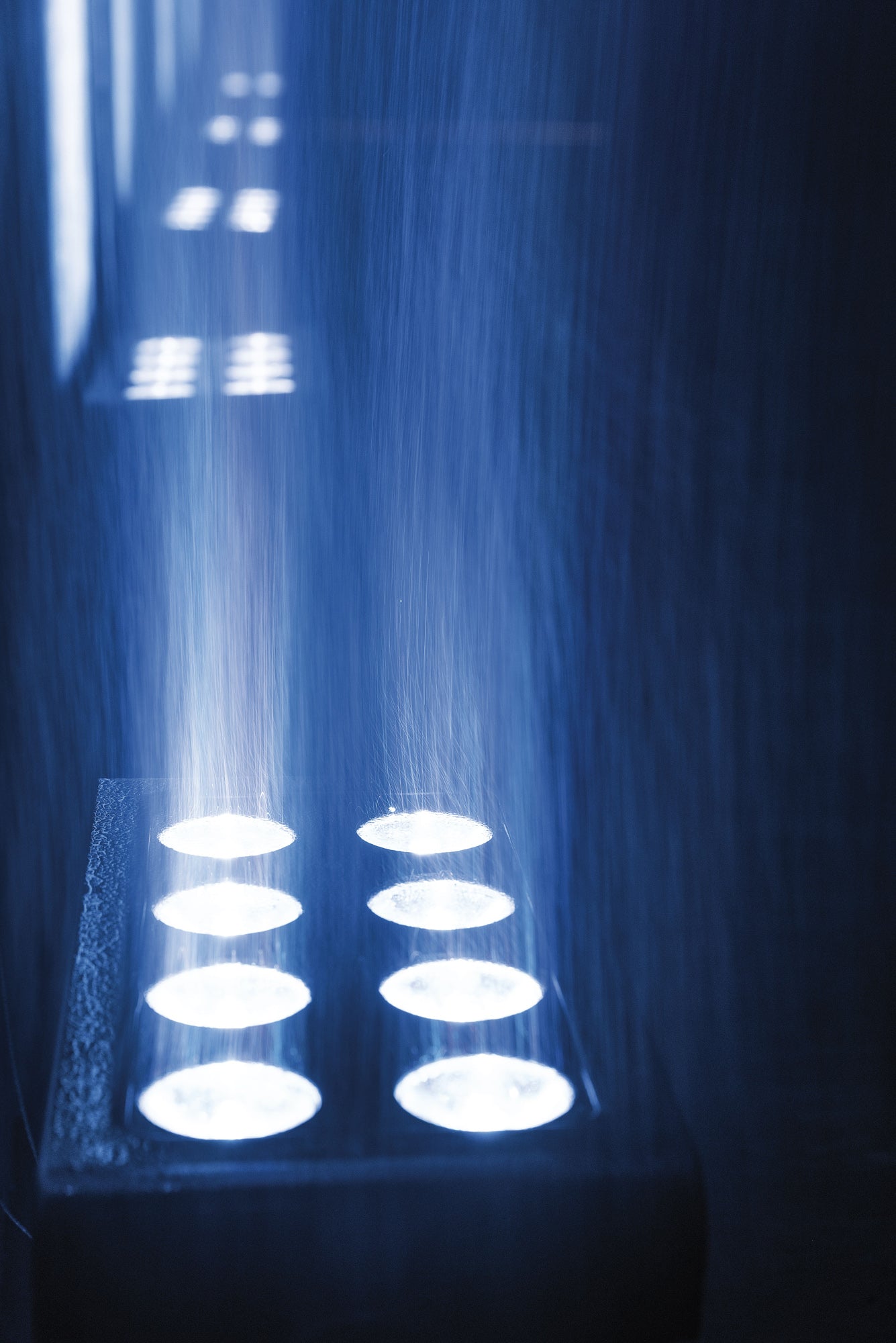 SHOWTEC Helix M1100 Q4 Mobile Wash RGBW 8 LED da 10 W (WDMX)