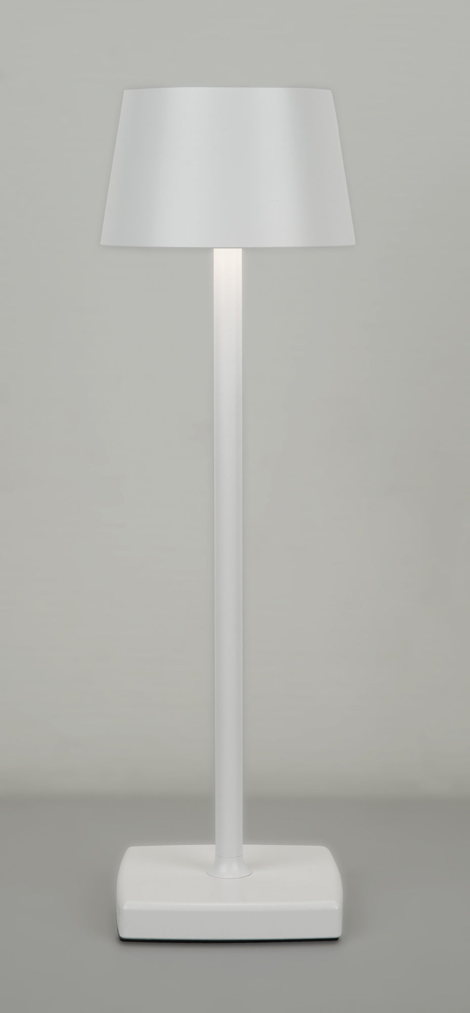 SHOWTEC EventLITE Table-WW White Lampada compatta da 3.5 W con dimmer touch IP54 - alimentata a batteria - bianca