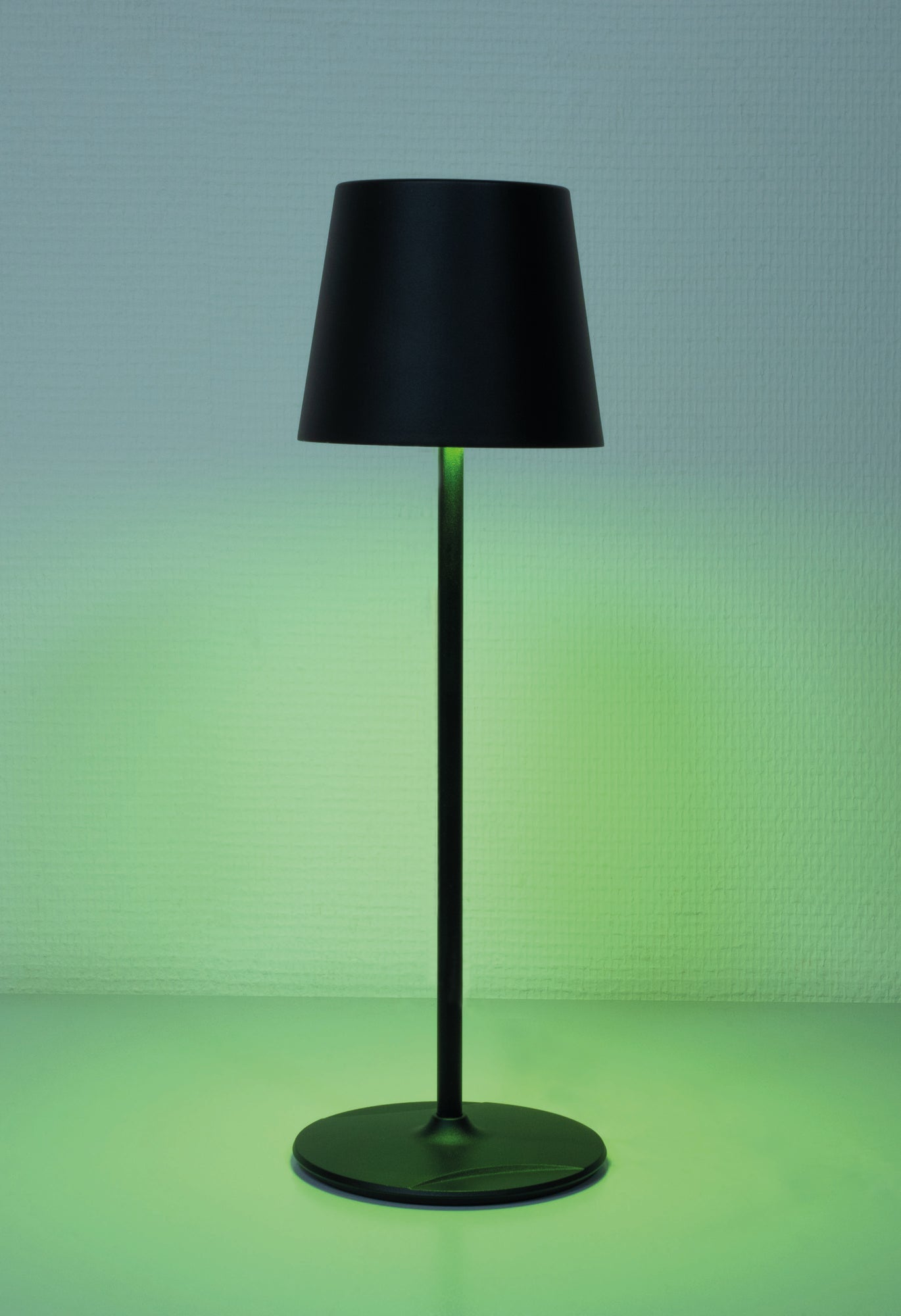 SHOWTEC EventLITE Table-RGBW Black Lampade LED RGBW - alimentata a batteria - colore nero