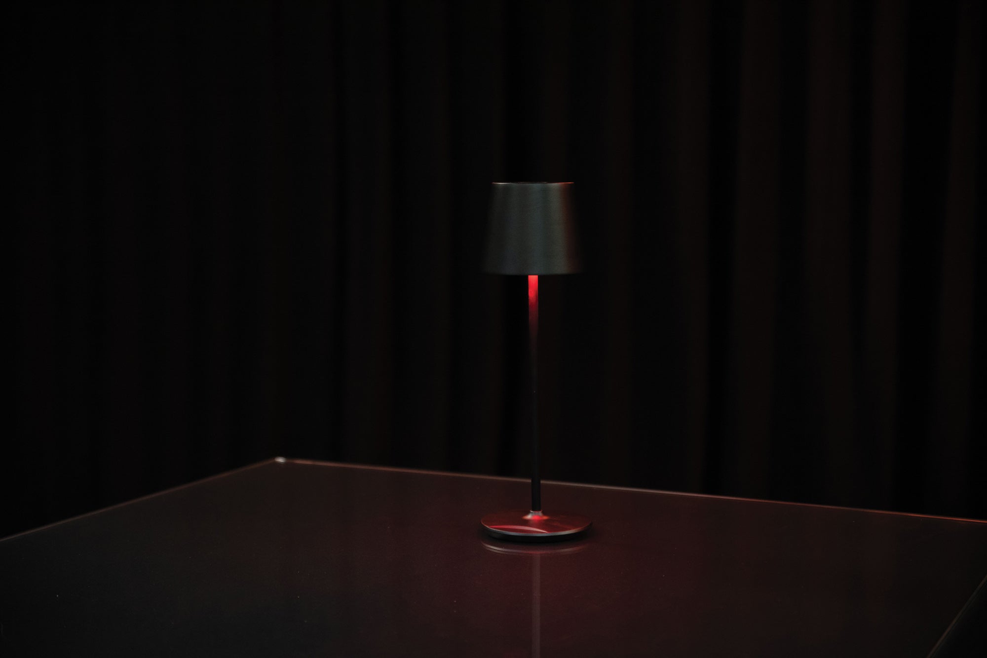 SHOWTEC EventLITE Table-RGBW Black Lampade LED RGBW - alimentata a batteria - colore nero
