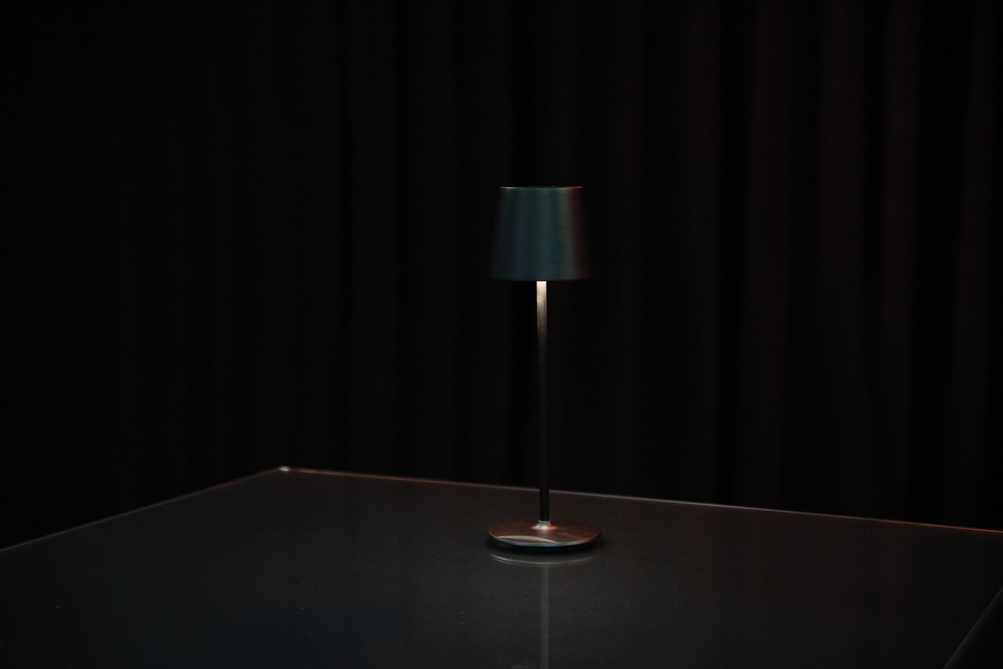 SHOWTEC EventLITE Table-RGBW Black Lampade LED RGBW - alimentata a batteria - colore nero
