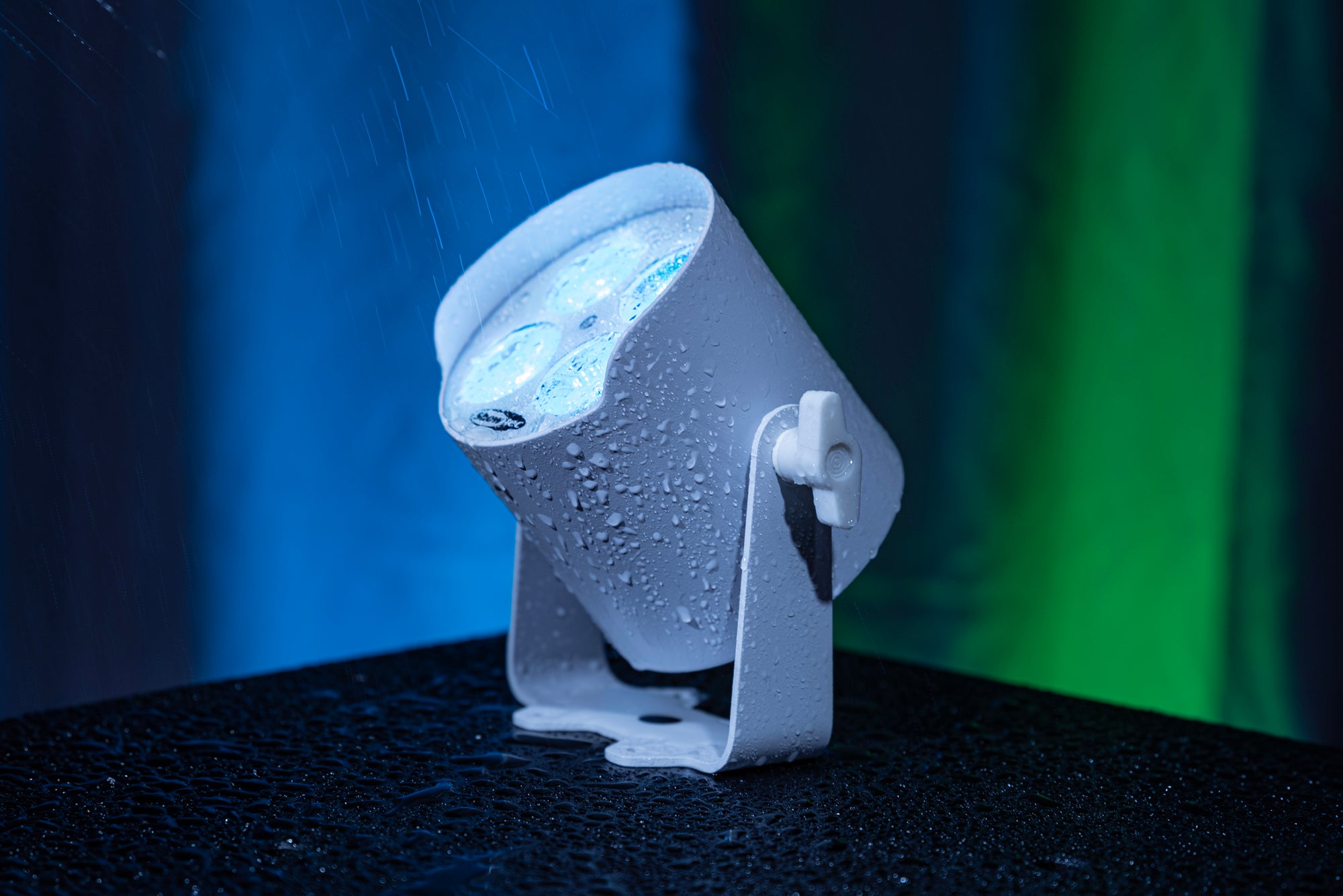 SHOWTEC EventLITE 4/8 Mini Q6 White Spot mobile IP65 - alimentata a batteria - bianco