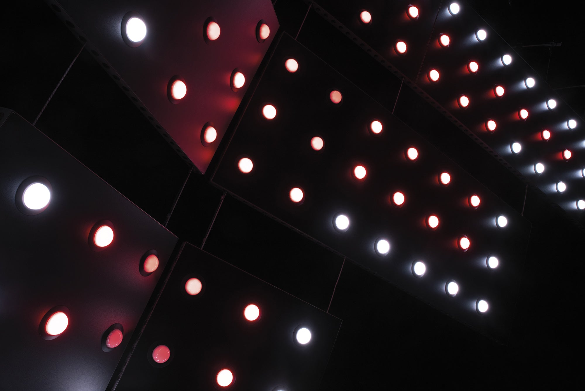 SHOWTEC Pixel Dot LED Dot RGB da 50 mm per installazioni fisse