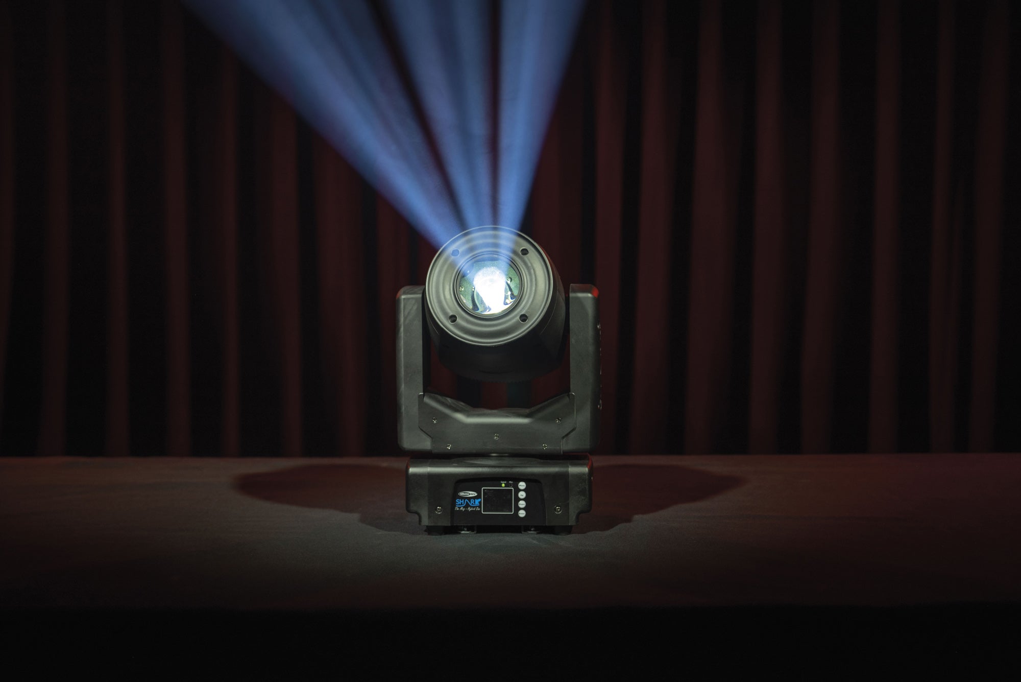 SHOWTEC Shark - The Meg - Hybrid One Testa mobile LED ibrida da 160 W compatta