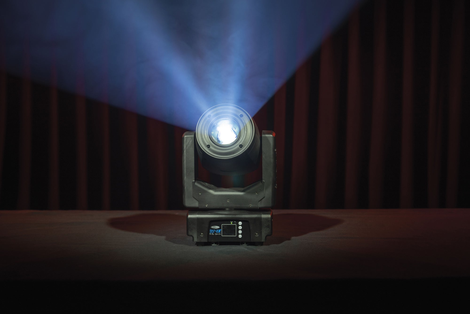 SHOWTEC Shark - The Meg - Hybrid One Testa mobile LED ibrida da 160 W compatta