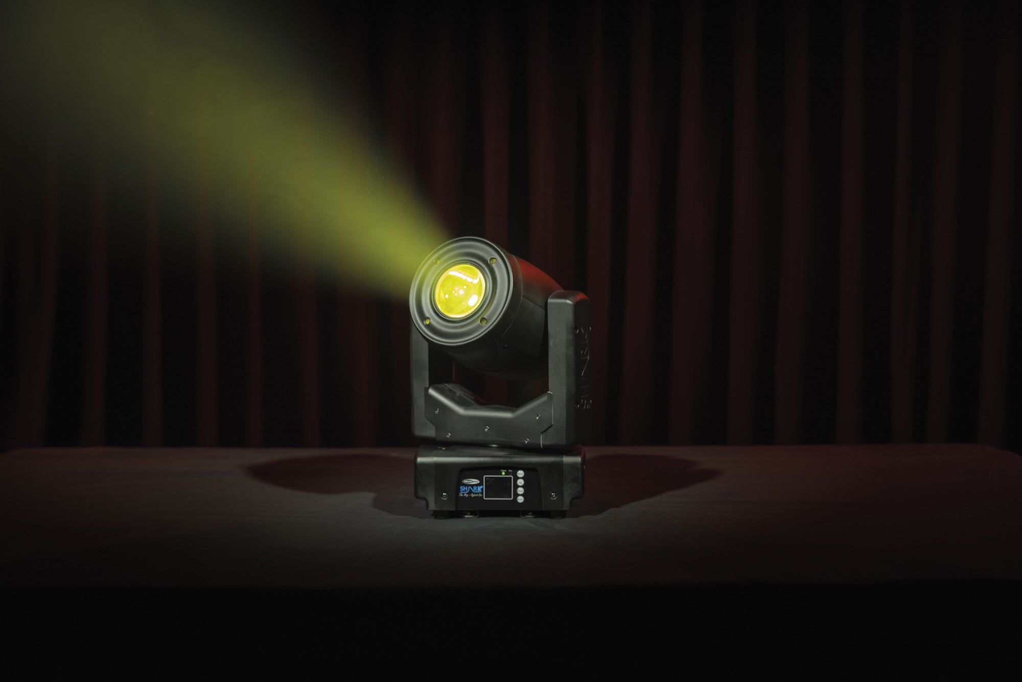 SHOWTEC Shark - The Meg - Hybrid One Testa mobile LED ibrida da 160 W compatta