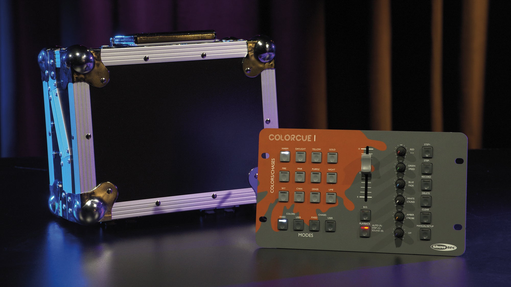 Showtec ColorCue 1 Intelligent 1-fader, 6-colour LED controller LED controller intelligente 1 fader, 6 colori