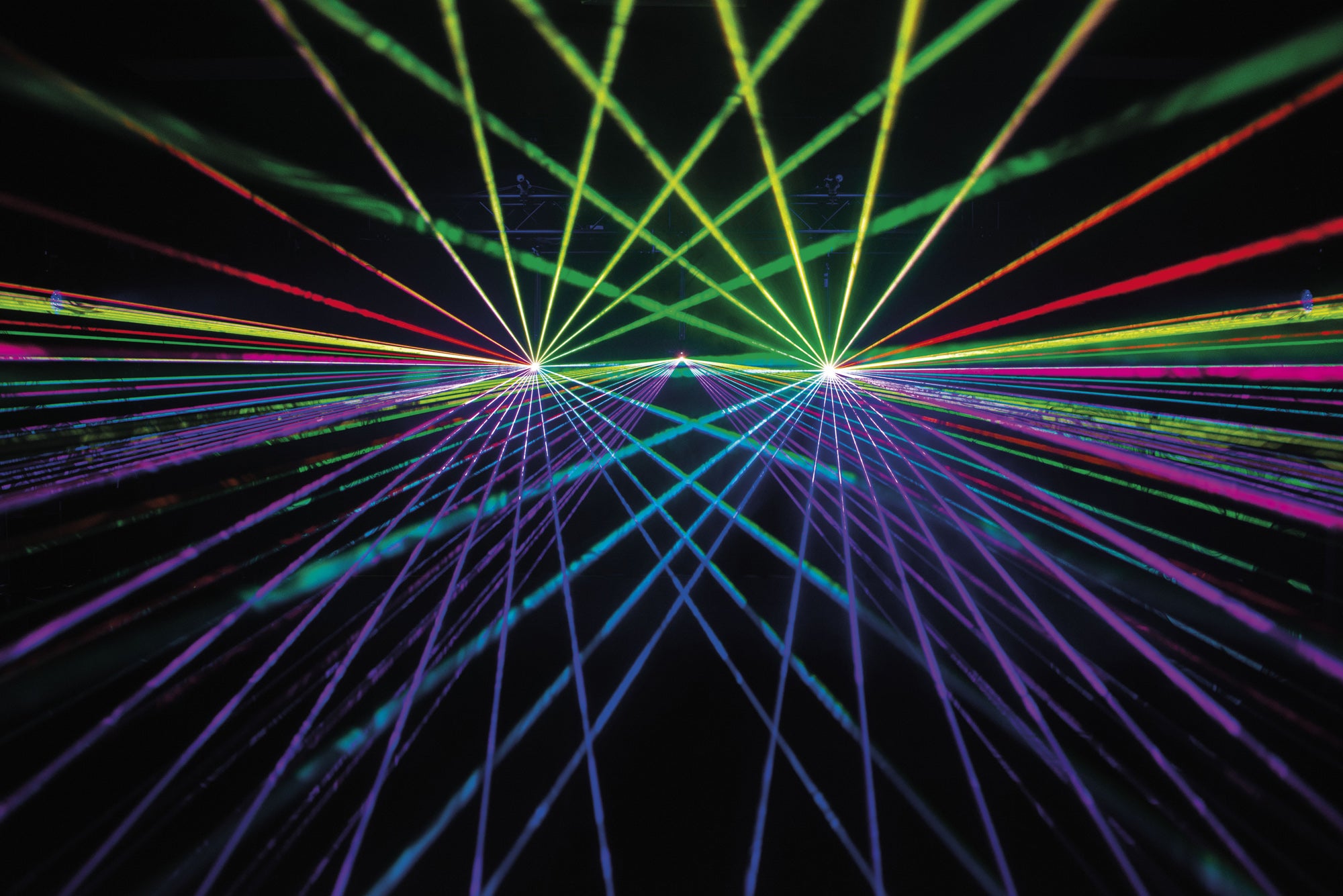Showtec Solaris 11.0 Laser RGB a potenza elevata con Pangolin FB4