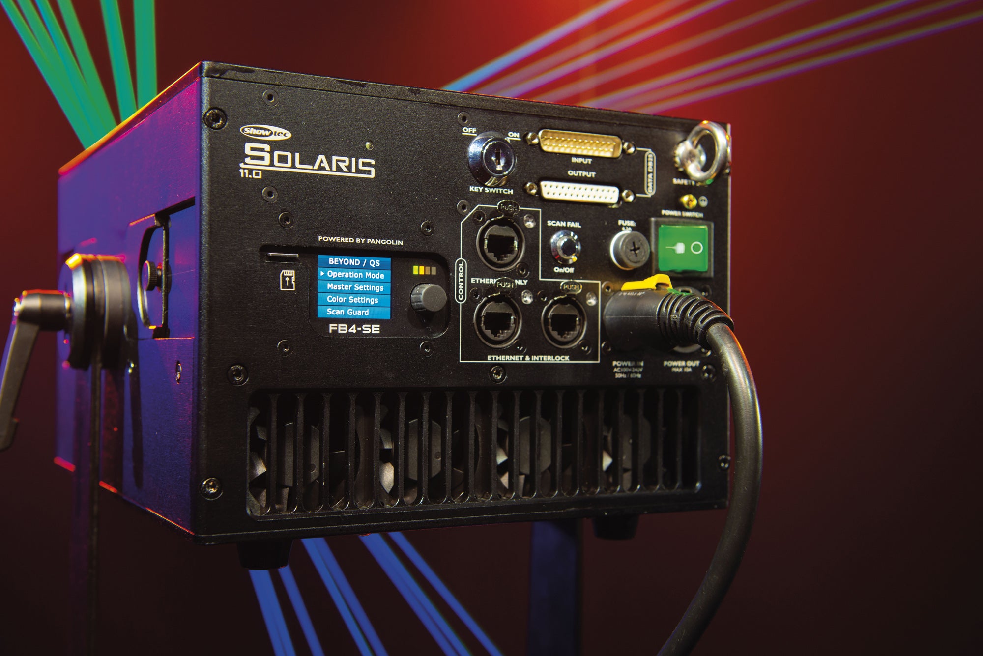 Showtec Solaris 11.0 Laser RGB a potenza elevata con Pangolin FB4