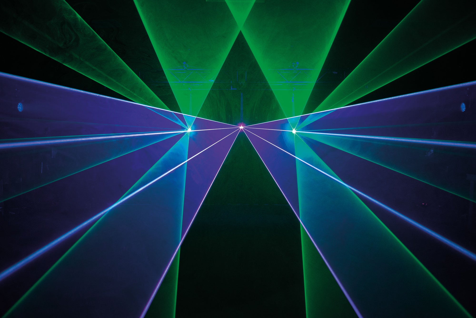 Showtec Solaris 11.0 Laser RGB a potenza elevata con Pangolin FB4