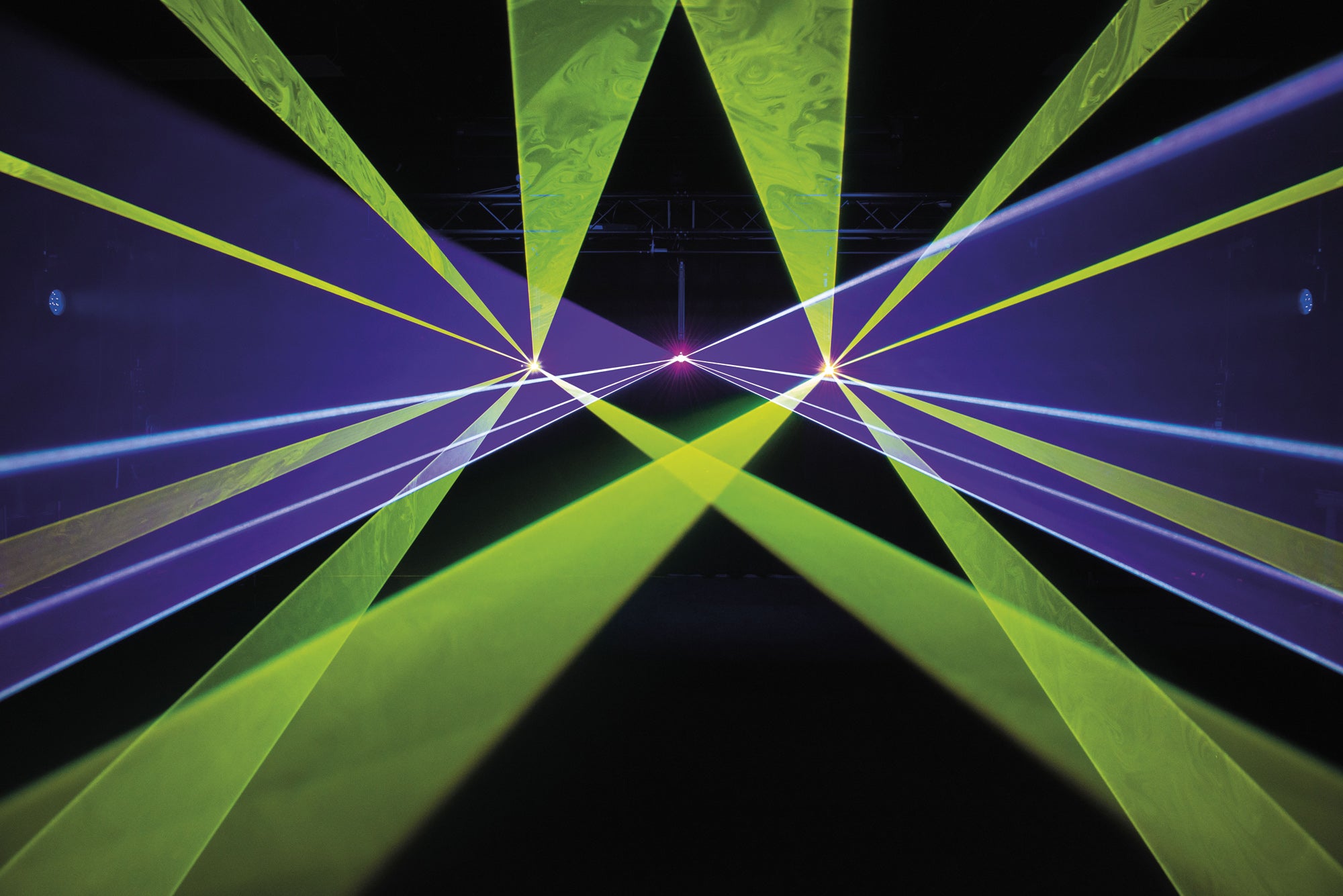 Showtec Solaris 11.0 Laser RGB a potenza elevata con Pangolin FB4