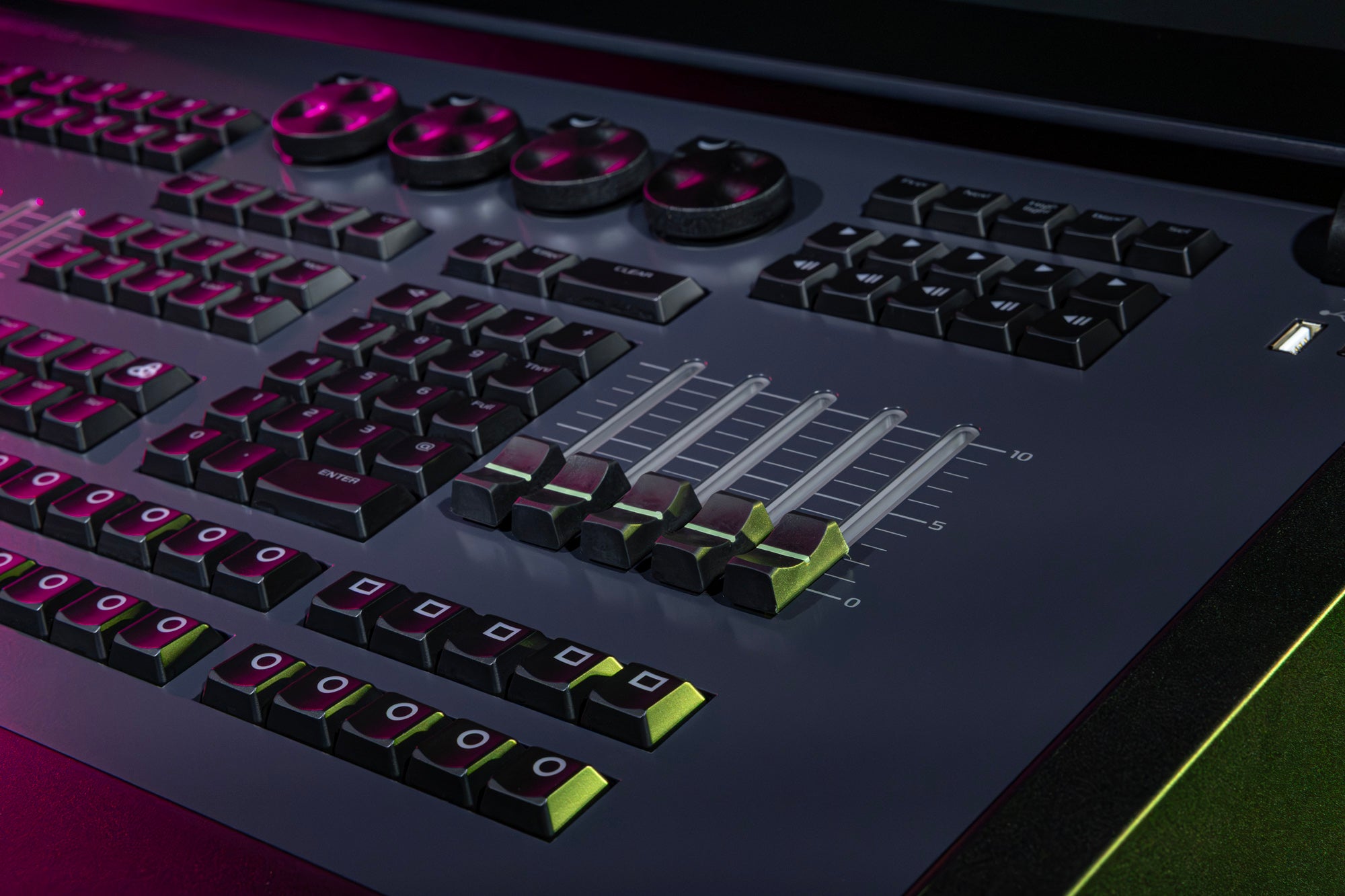 INFINITY CHIMP G3 Core Console luci DMX professionale compatta