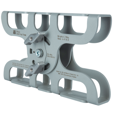 SHOWGEAR Levelling Clamp - Silver Compensates for angled mounting points Compensa i punti di montaggio angolati