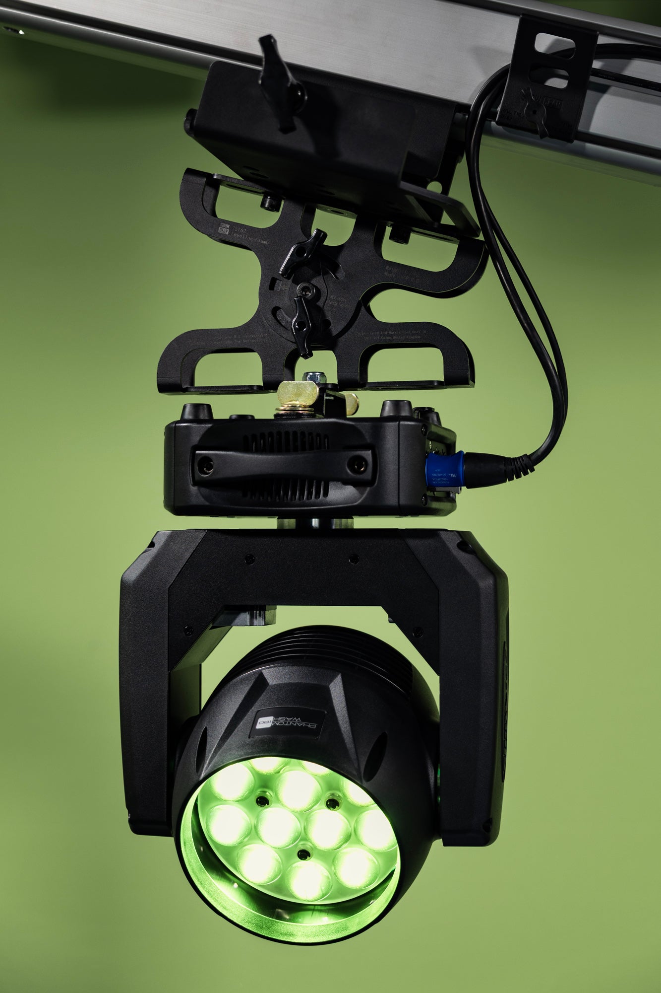 SHOWGEAR TC Clamp Easy and clean cable management Gestione dei cavi facile e pulita
