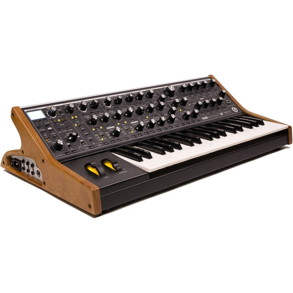 MOOG SUBSEQUENT 37 SINTETIZADOR ANALÓGICO MONOFÓNICO Y PARAFÓNICO