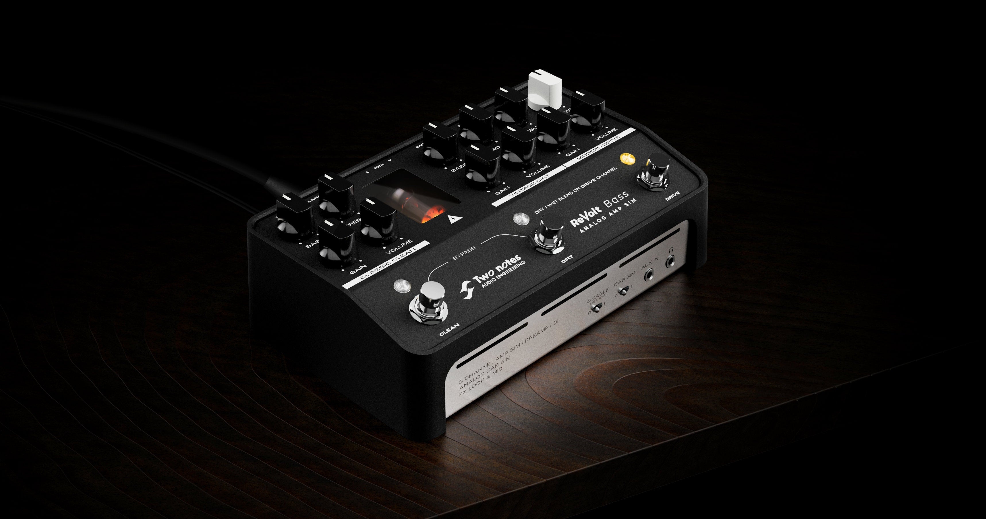 Two Notes REVOLT BASS - Preamplificatore valvolare analogico a 3 canali