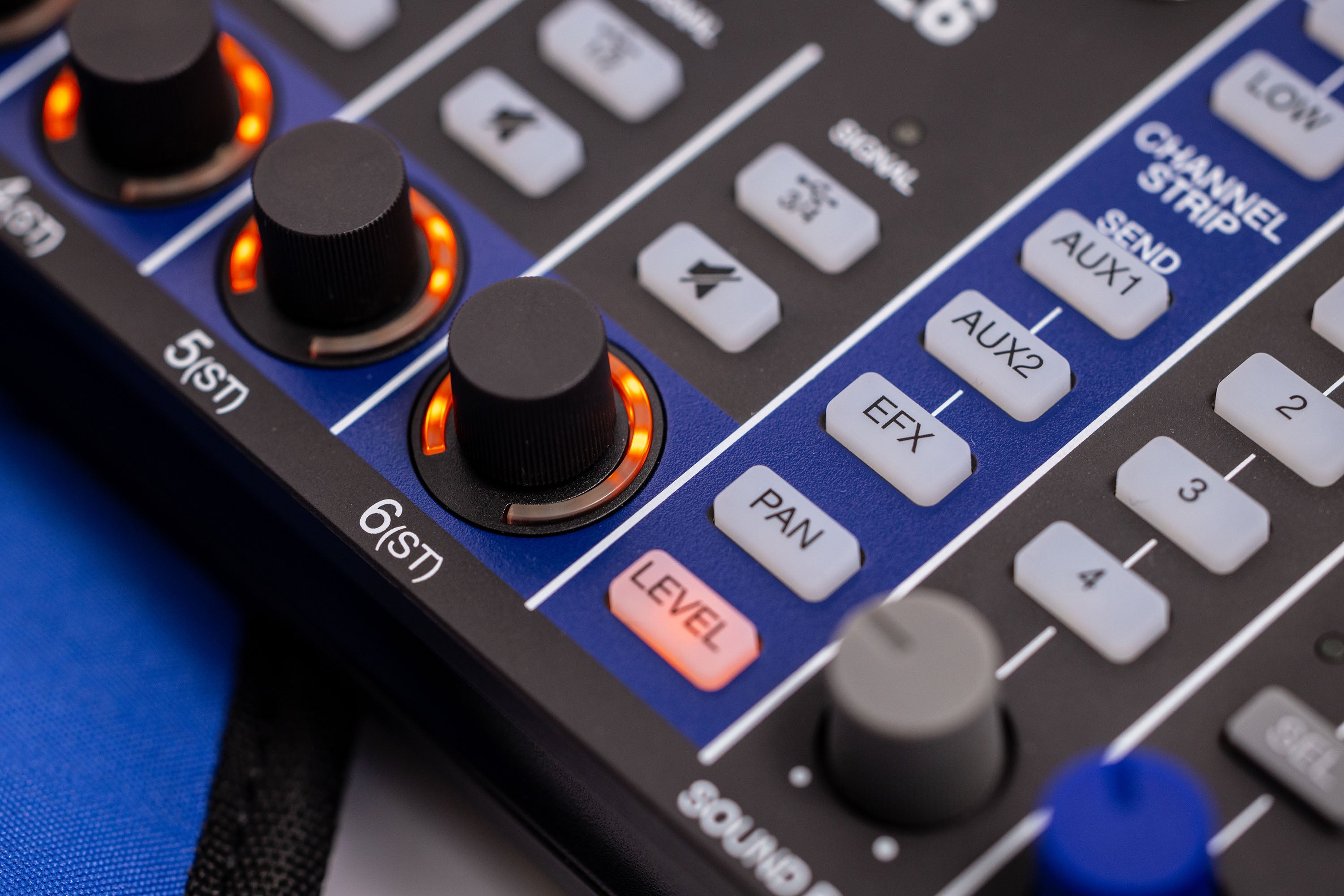 Zoom L6 MIXER DIGITALE 6 CANALI - 32 Bit Floating Point
