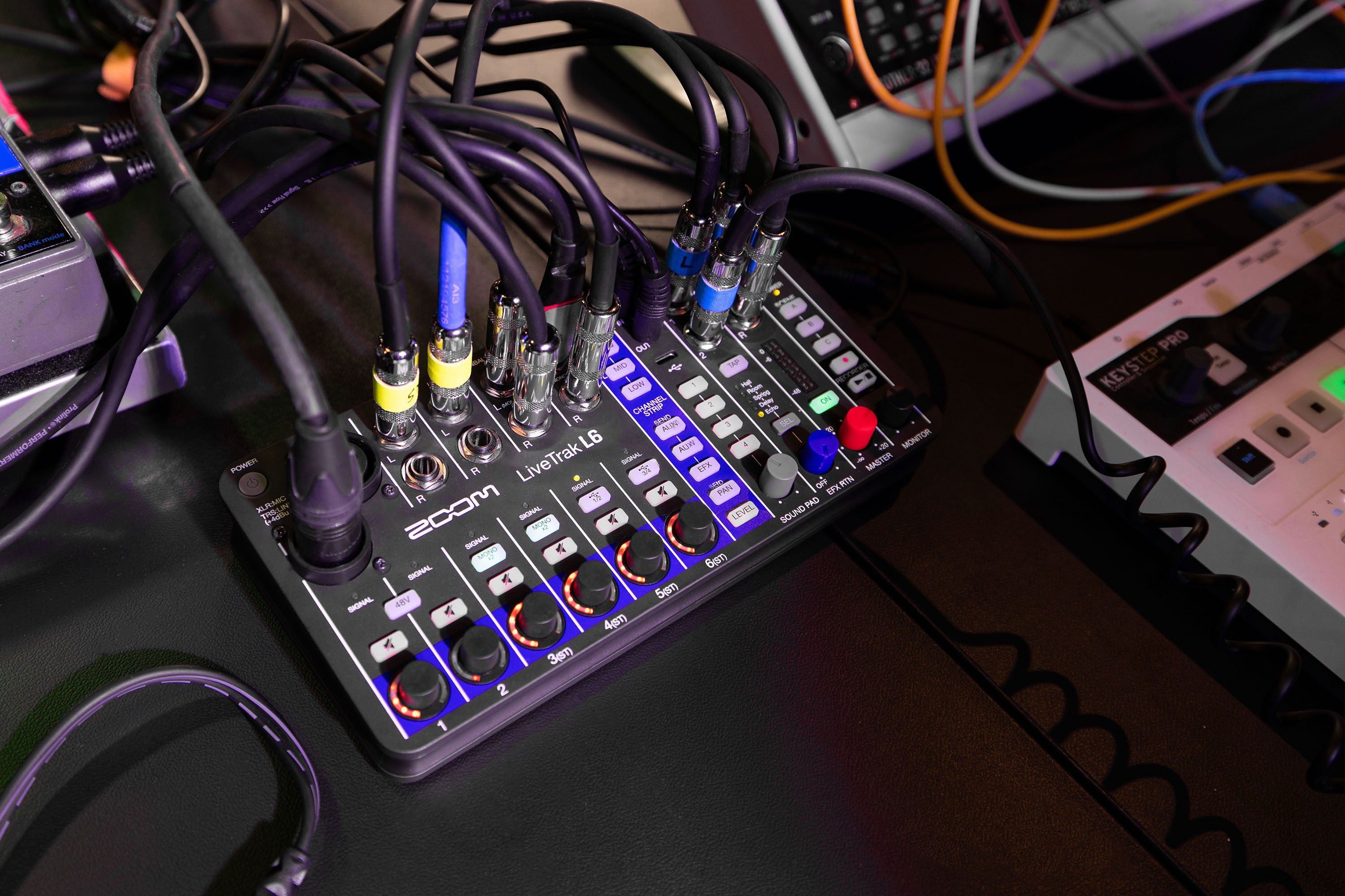 Zoom L6 MIXER DIGITALE 6 CANALI - 32 Bit Floating Point