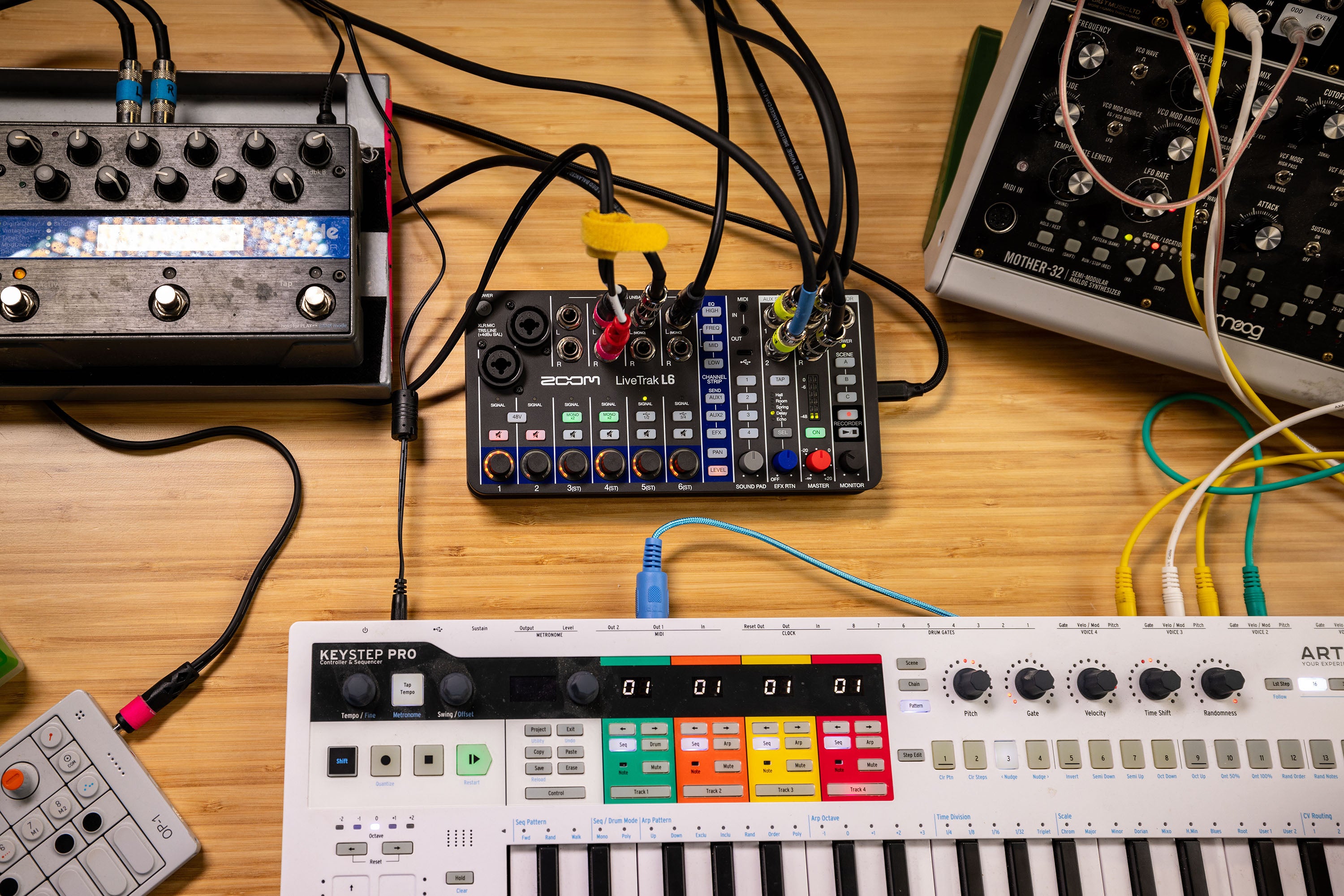 Zoom L6 MIXER DIGITALE 6 CANALI - 32 Bit Floating Point