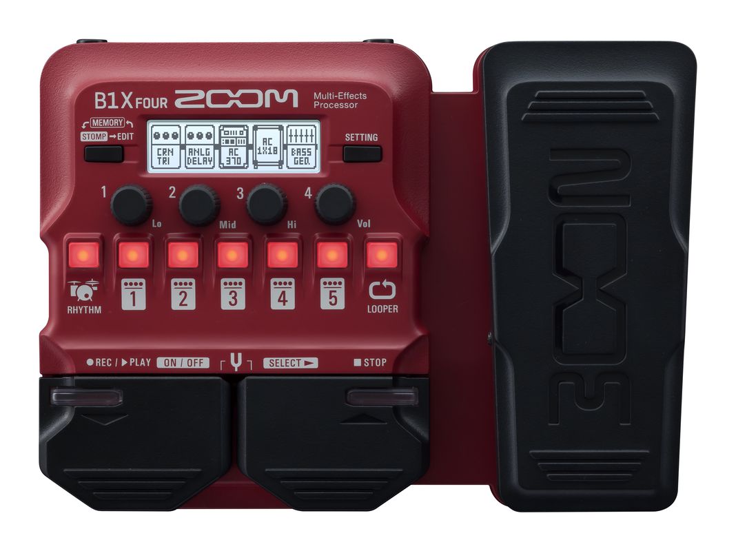 Zoom B1X FOUR - pedaliera multieffetto, amp-simulator per basso con pedale d'espressione