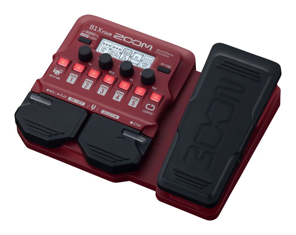 Zoom B1X FOUR - pedaliera multieffetto, amp-simulator per basso con pedale d'espressione