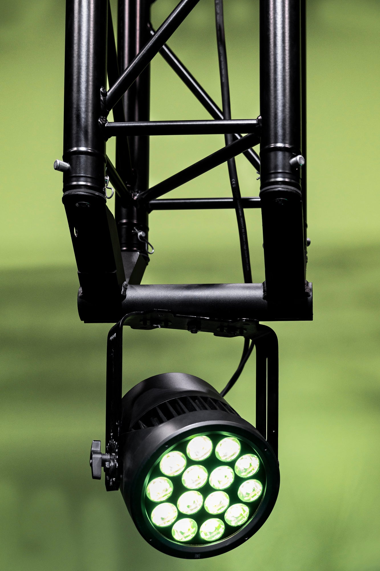 SHOWGEAR Base & Truss Mount 30 30 x 30 cm - Tubo da 50 mm con scanalatura a T