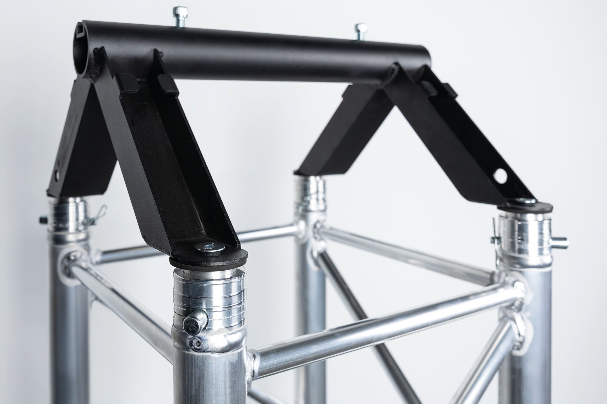 SHOWGEAR Base & Truss Mount 40 40 x 40 cm - Tubo da 50 mm con scanalatura a T