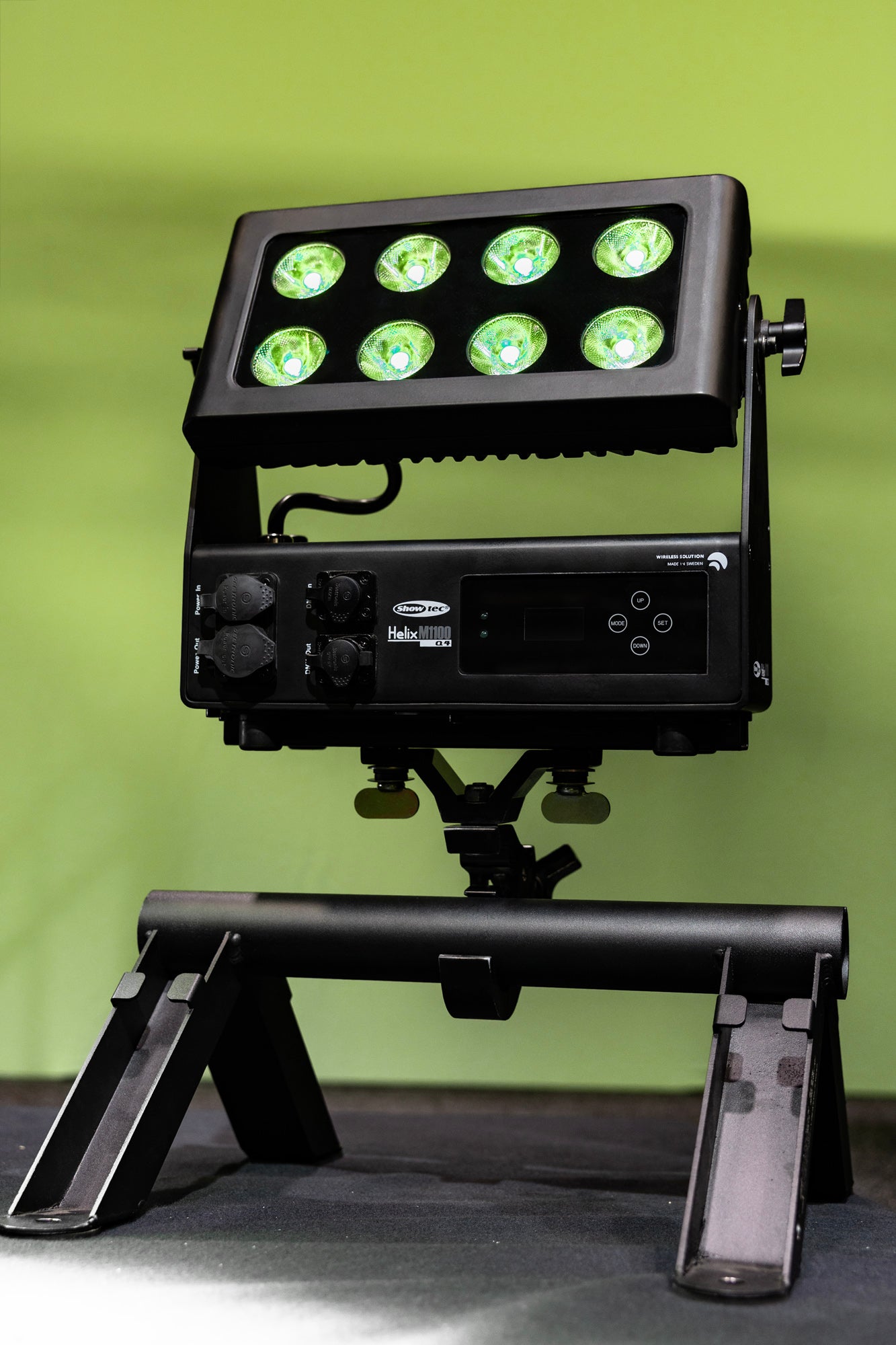SHOWGEAR Base & Truss Mount 40 40 x 40 cm - Tubo da 50 mm con scanalatura a T