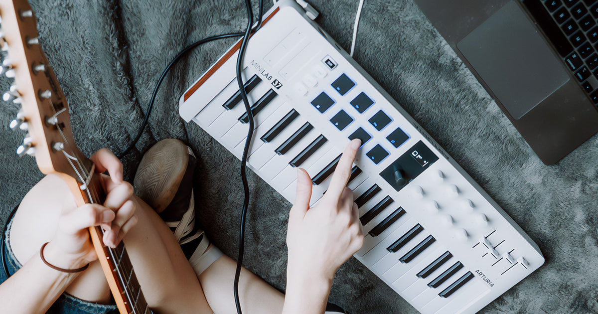 Arturia MiniLab 37 MK3 White