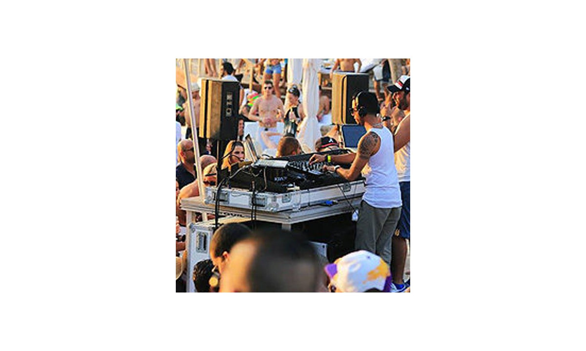 Guil MDJ-1 Tavolo dj-consolle 1500x650 mm con passacavi, in alluminio